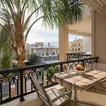 Luxury Coastal Retreat, Mountain View Balcony With Palm Trees & Parking